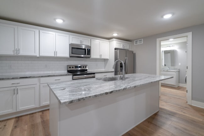 Building Photo - 610 4th St NW Unit #1