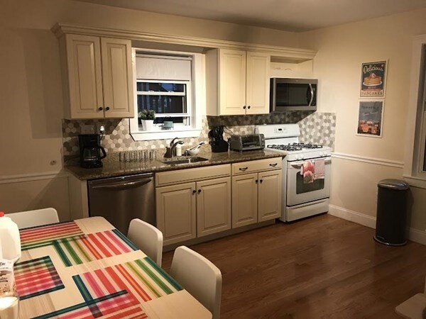 Photo - 254 Amory St Unidad 1 Rental