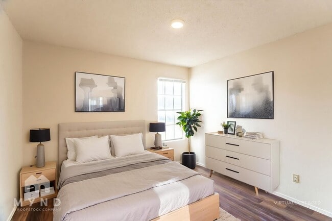 Photo - 2214 Creekside Ln Unidad D