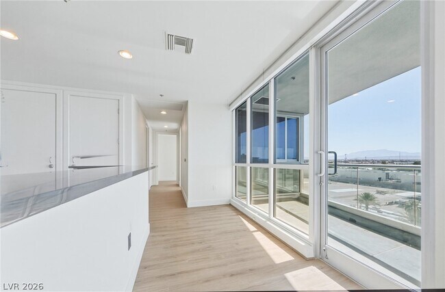 Photo - 4575 Dean Martin Dr Unit 708