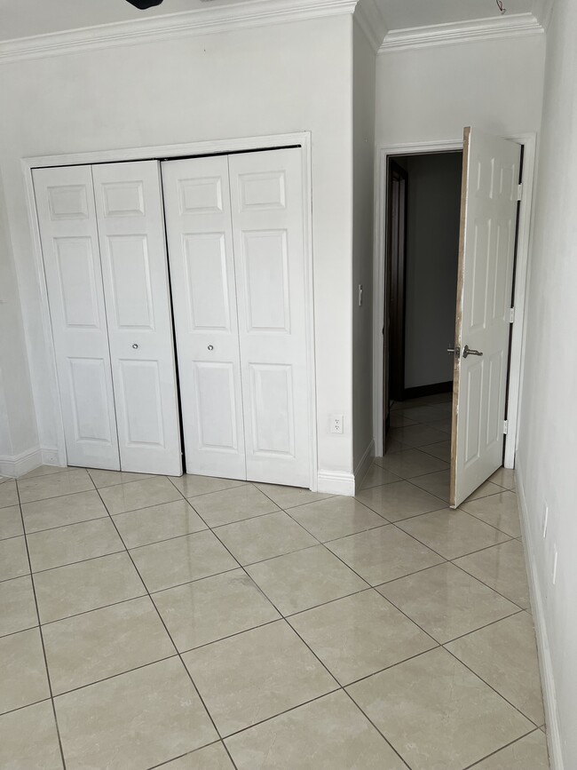 Photo - 13991 SW 152nd Ter Unit KENDALL MOVE-IN -Special