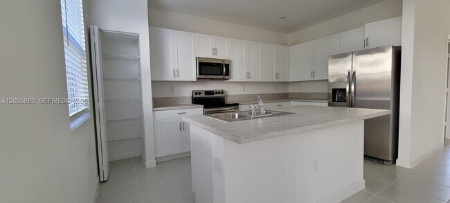 Photo - 2683 SE 12th St