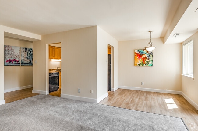 1BR, 1BA - 745SF
