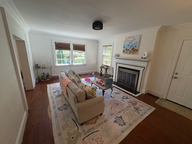 Photo - 2035 Chesterfield Ave