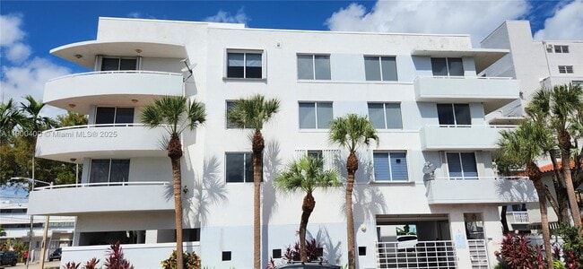 Photo - 7601 Dickens Ave Unidad 303