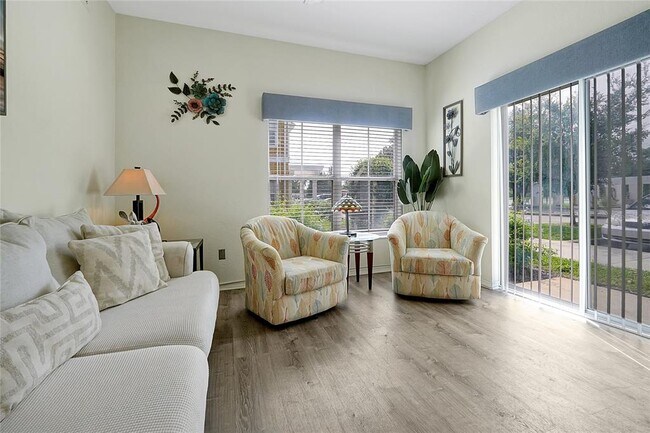 Photo - 2618 Lodi Cir