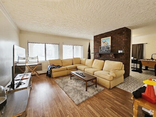 Building Photo - 12 Hadley Pl Rental
