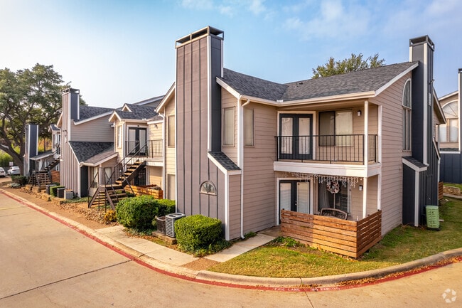 Woodside At Lake Highlands Apartment Homes