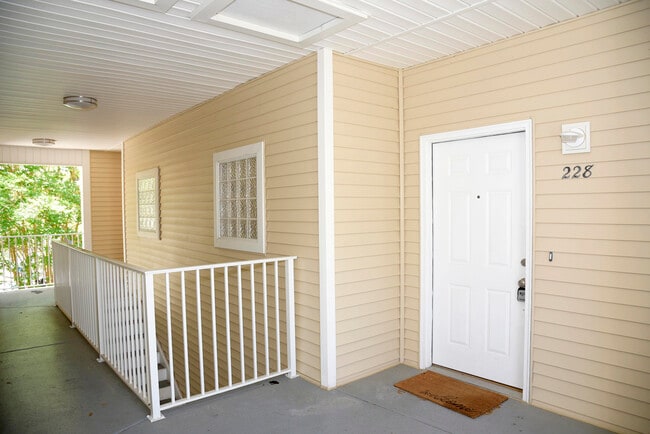 Building Photo - 1501 Partin Dr N Unit APT 228