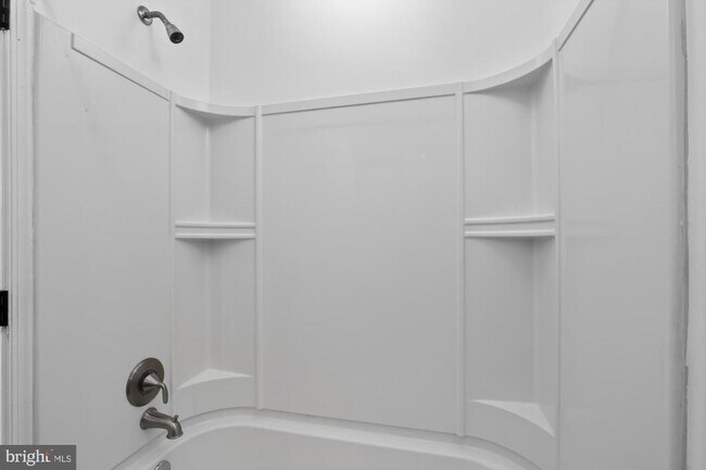 Photo - 1733 W Oxford St Unit 1