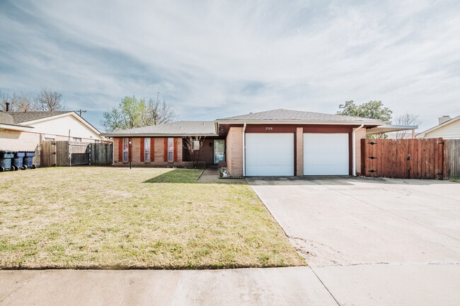 Building Photo - 2308 SW 76th St