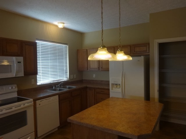 Photo - 4902 Dorchester St