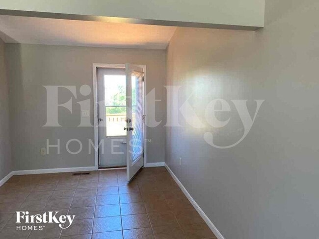 Photo - 2572 Ivan Ct