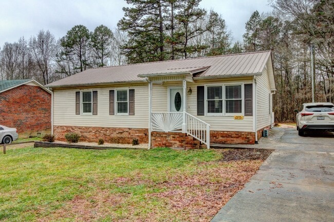 Photo - 334 Pine Ave