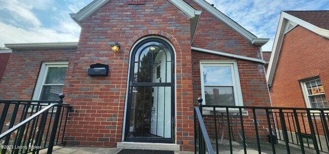 Photo - 2424 Emil Ave