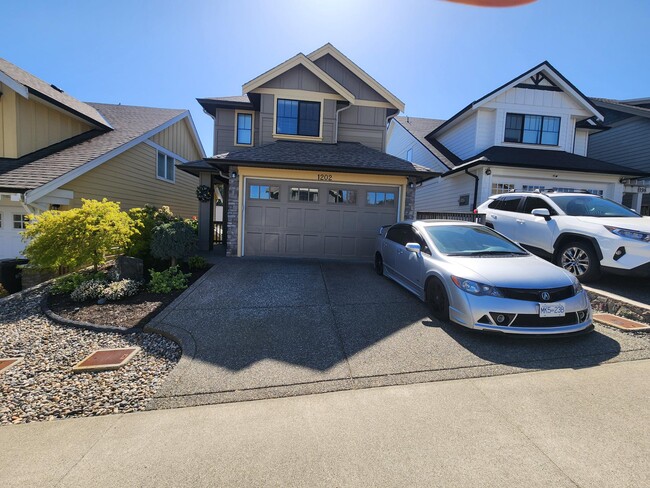 Photo - 1202 Bombardier Cres