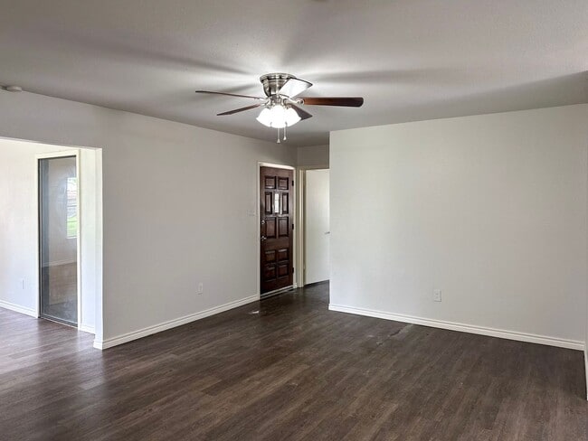 Photo - Spacious 3/2