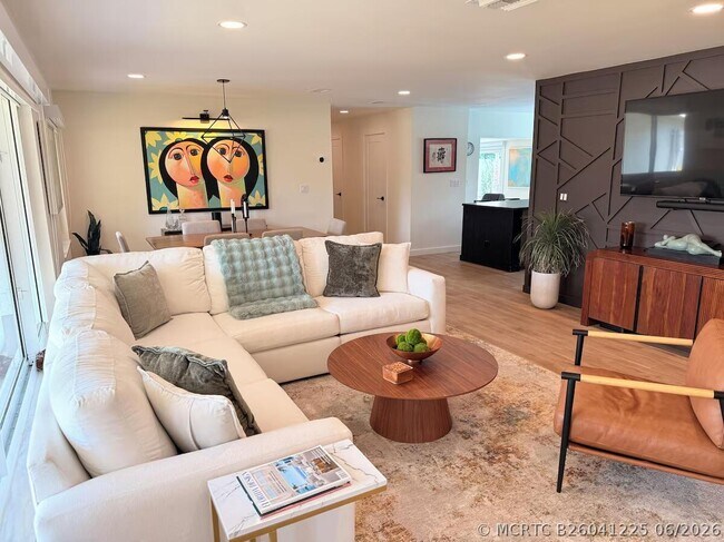Photo - 541 Ibis Dr