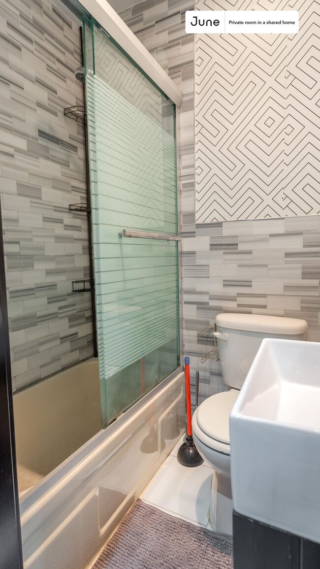 Photo - Room in Shared 4 bed/1.5 bath home Unit C