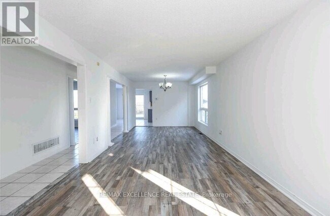 Photo - 24 Hayloft Ct