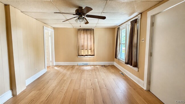 Photo - 709 S James St