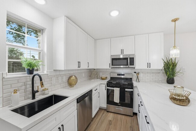 Photo - 3714 Brookmeade Dr