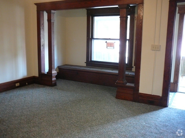 Building Photo - 453 W 8th St Unit Front Rental
