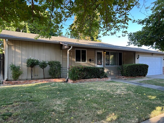 Building Photo - Charming Concord Gem! 3?Bed/2?Bath Single-... Rental
