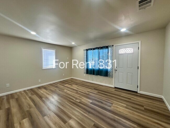 Photo - 11021 Haight St