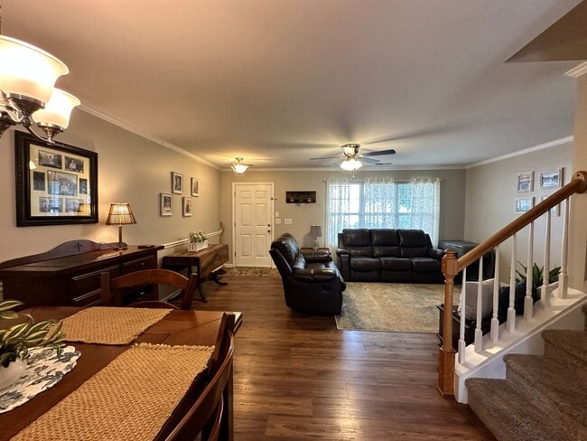 596 Greenway Dr