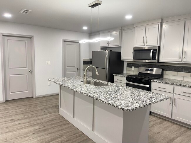 Photo - 5610 Kemper St