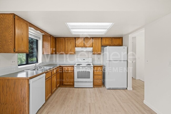 Photo - 3503 E Clover Park Ave