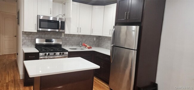 Photo - 452 Linwood St