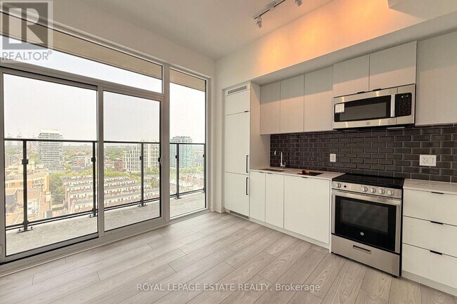 Photo - 285 Dufferin St Unit 1201