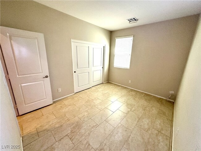 Photo - 703 Shiva St