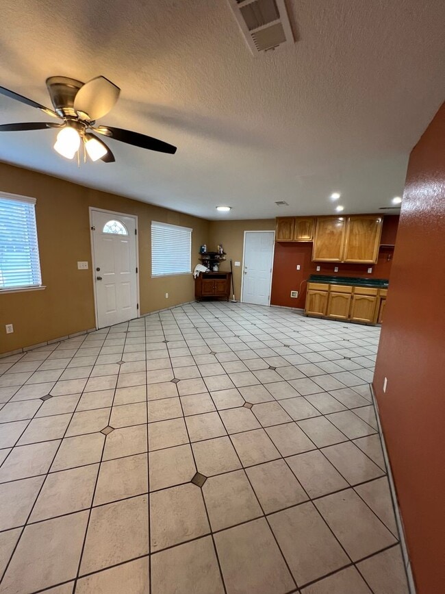 Photo - 1417 Hall Ave