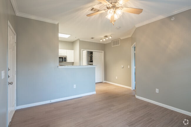 1BR, 1BA - 610SF