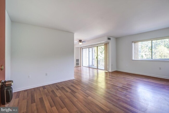 Photo - 12305 Braxfield Ct Unidad 408