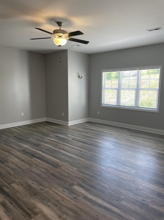 Photo - 1179 Commonwealth Cir