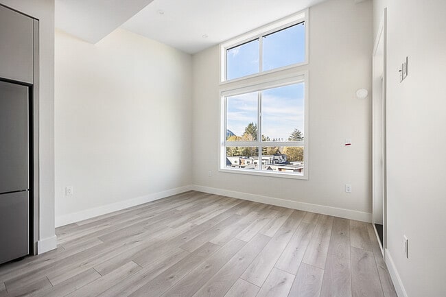 Photo - 45511-45511 Campus Dr