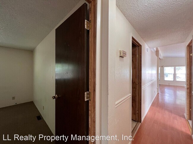 Photo - 3 br, 2 bath House - 995 Green Valley Drive