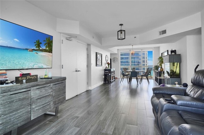 Photo - 5900 Collins Ave Unit 1607