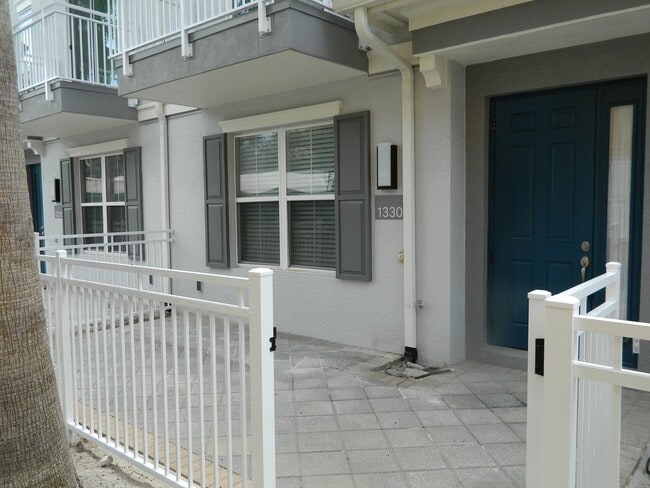 Photo - 1330 Bolton Pl