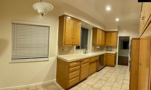 Mucho espacio en el armario - 1762 Kelton Ave Unidad 1762