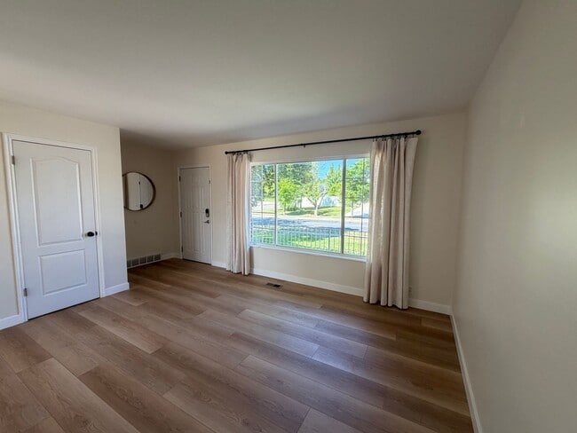 Photo - GORGEOUS SPACOUS HOMESTEAD!!!