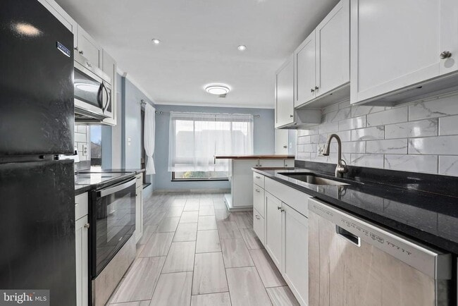 Building Photo - 549 Florida Ave Unit 201