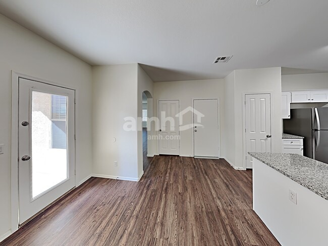 Photo - 3413 E Flower St