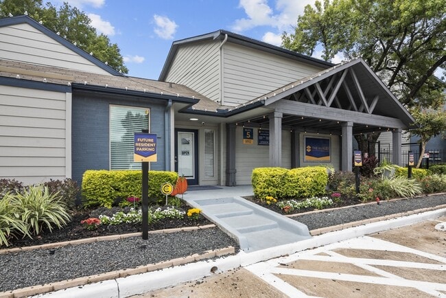 Photo - The Huxley at Medical Center