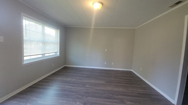 Photo - " 2-Bedroom Retreat in Huntsville – Cozy 803 Sq Ft Haven on Foster Ave!"