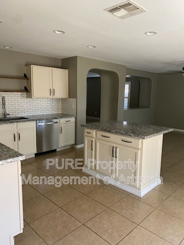 Photo - 13857 W Ironwood St